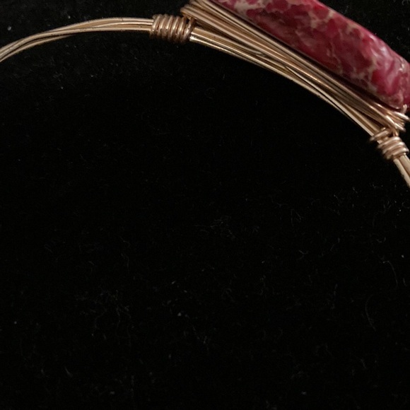 Bright pink Stone Wire Bracelet - Picture 6 of 6
